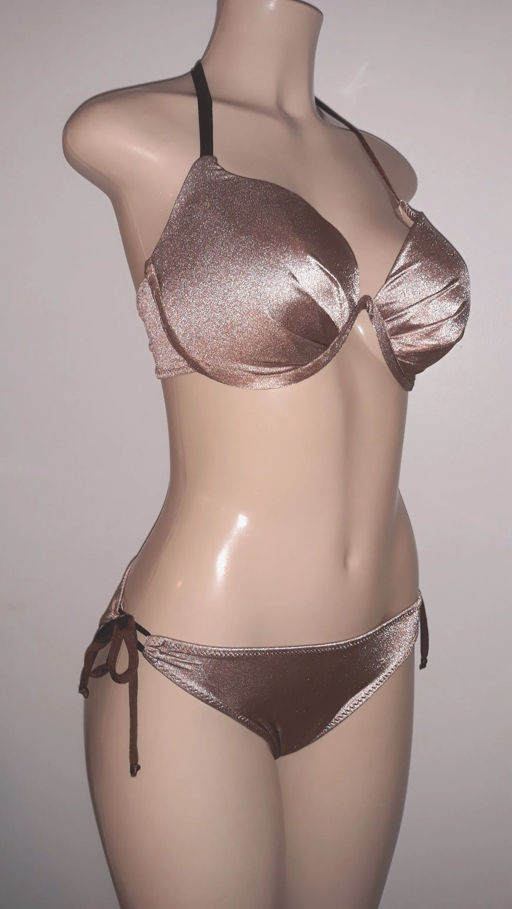 Tie halter underwire push up bikini top. Scrunched butt bikini bottoms