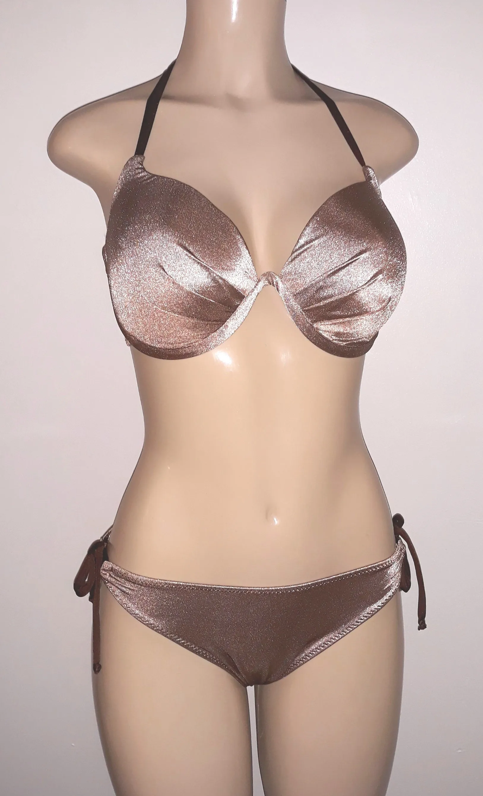 Tie halter underwire push up bikini top. Scrunched butt bikini bottoms