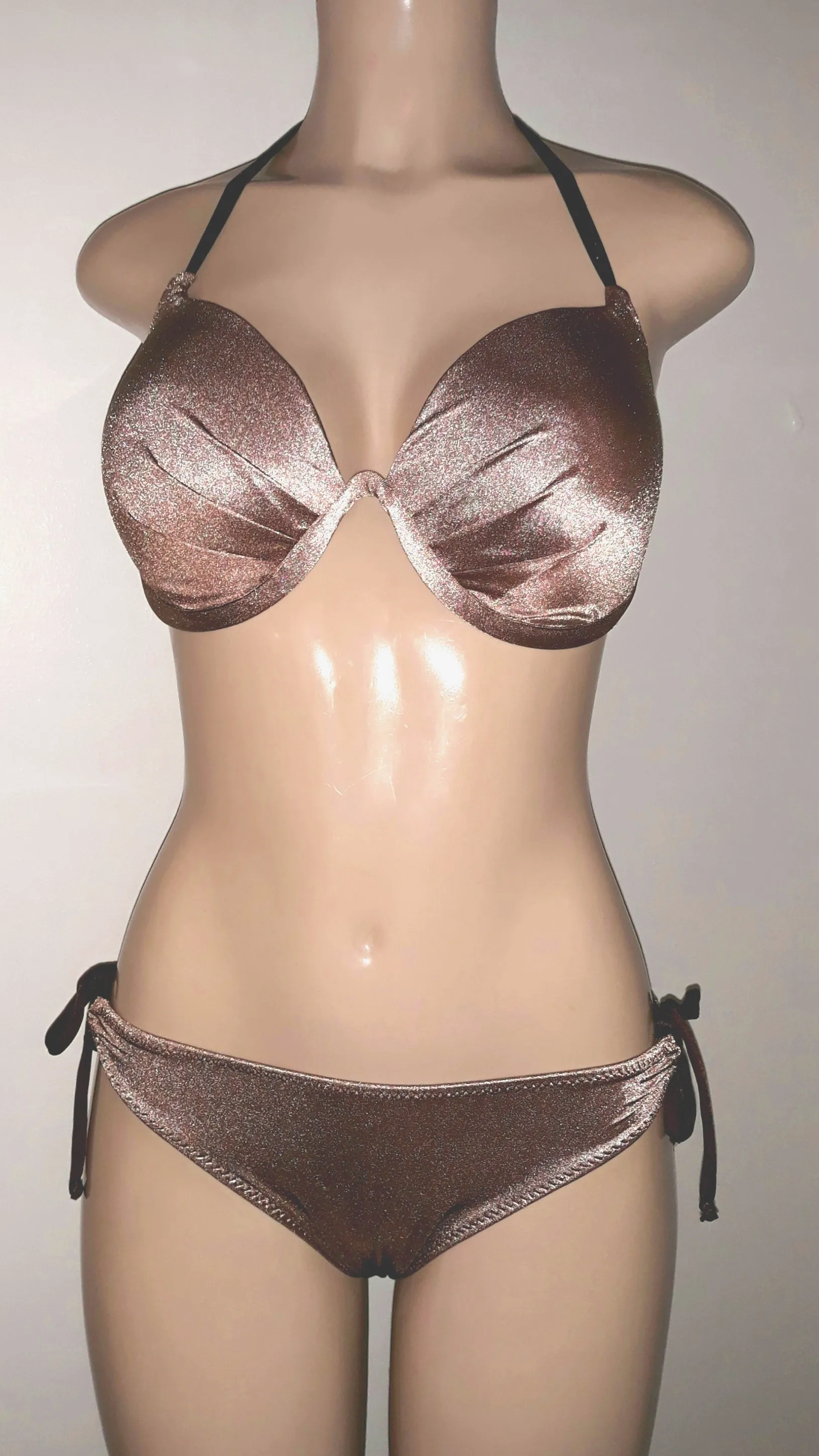 Tie halter underwire push up bikini top. Scrunched butt bikini bottoms